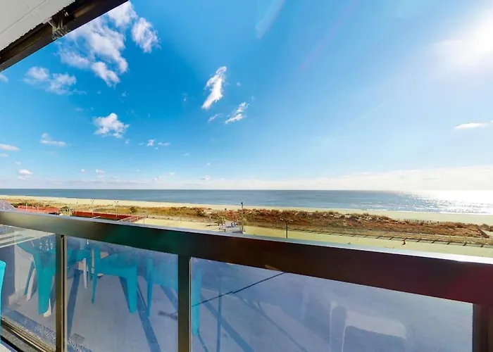 Beachfront With Small Balcony Ac Pools Gym Game & Sauna * Ocean Stadt
