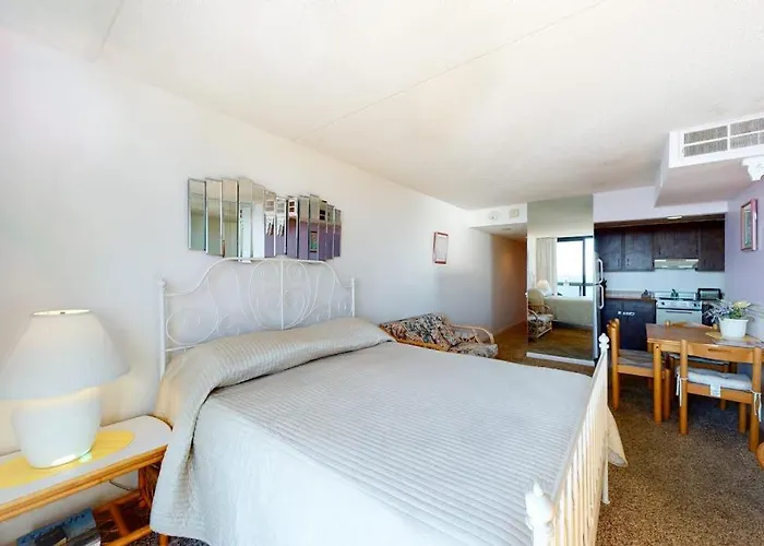 Beachfront With Small Balcony Ac Pools Gym Game & Sauna * Ocean City