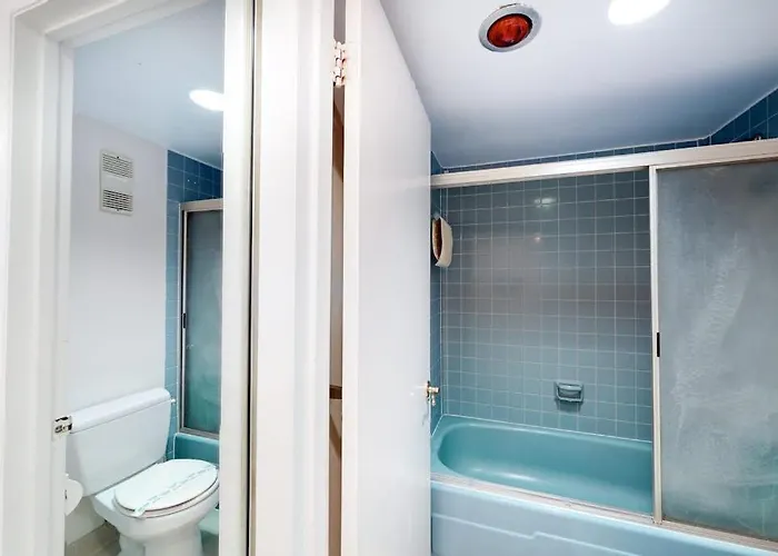 Beachfront With Small Balcony Ac Pools Gym Game & Sauna * Ocean City