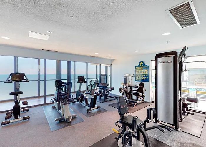 Apartment Beachfront With Small Balcony Ac Pools Gym Game & Sauna Ocean Stadt
